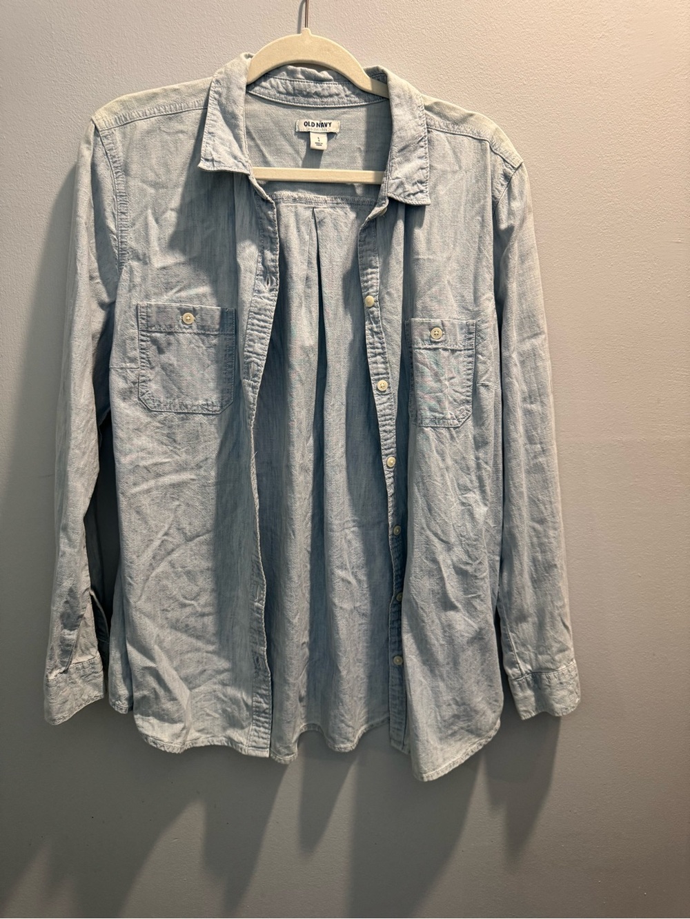 Old Navy Light Blue women’s Chambray Button-Up Shirt